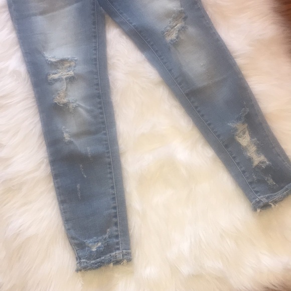 KanCan distressed jeans in size 9/28.❤️ - Picture 6 of 16